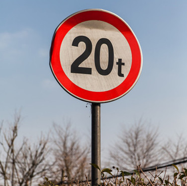 路上的標(biāo)識(shí)牌是如何標(biāo)記的？